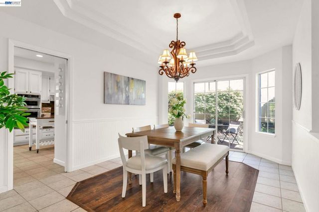 690 Glasgow Cir, Danville, CA 94526