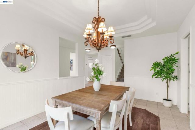 690 Glasgow Cir, Danville, CA 94526