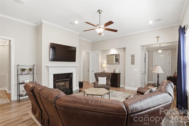 7111 Overjoyed Crossing, Charlotte, NC 28215
