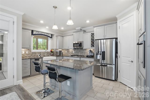 7111 Overjoyed Crossing, Charlotte, NC 28215