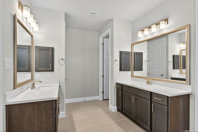 242 janice, Castroville, TX 78009