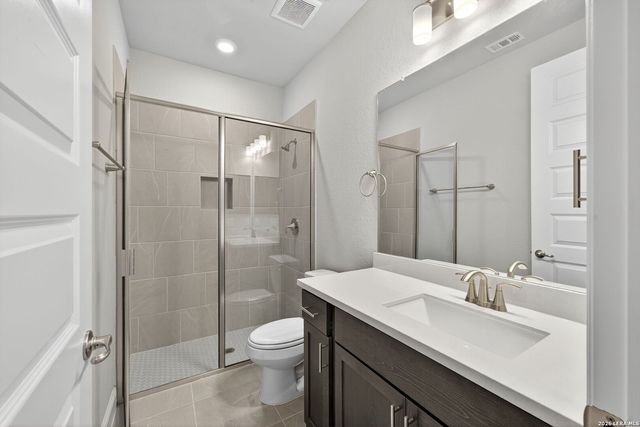 242 janice, Castroville, TX 78009