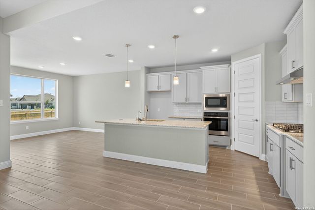 242 janice, Castroville, TX 78009