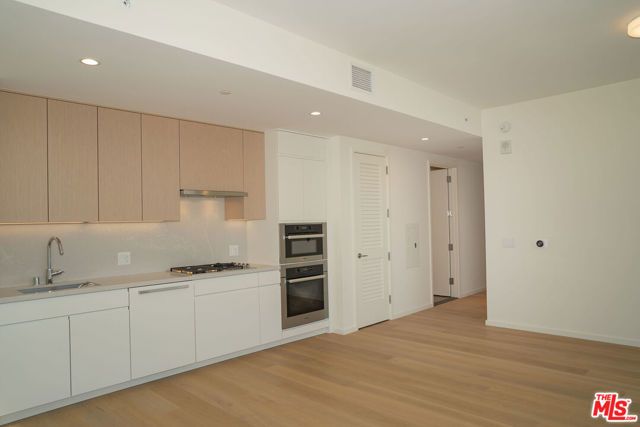 877 Francisco Street 1002, Los Angeles, CA 90017