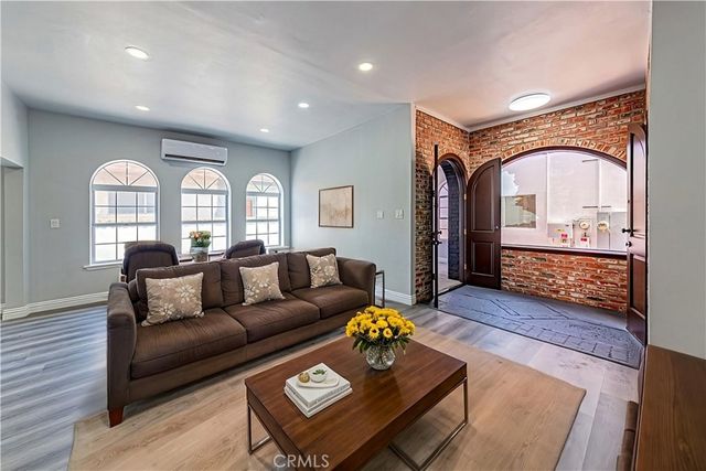 5334 Victoria Ave, Los Angeles, CA 90043