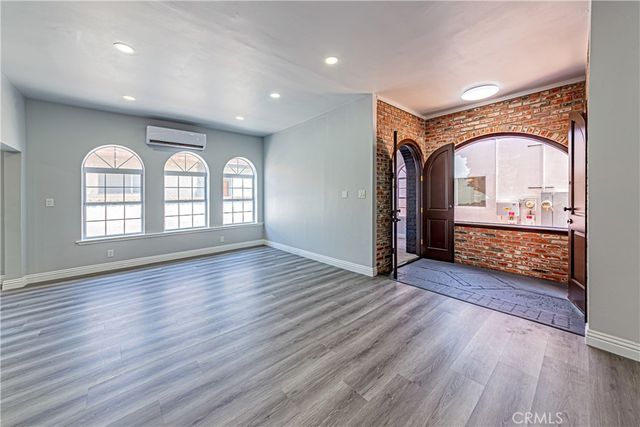 5334 Victoria Ave, Los Angeles, CA 90043