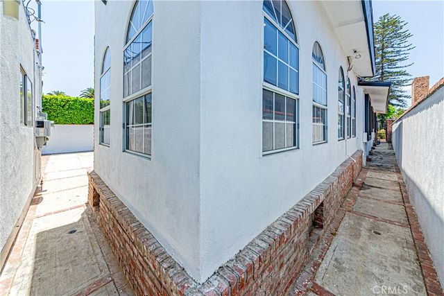 5334 Victoria Ave, Los Angeles, CA 90043