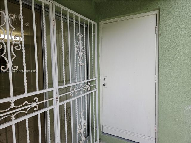 11071 NW 7th St 104-15, Miami, FL 33172