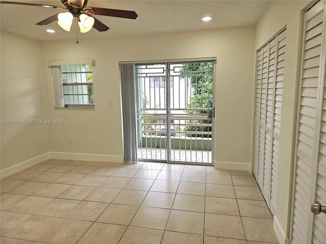 11071 NW 7th St 104-15, Miami, FL 33172