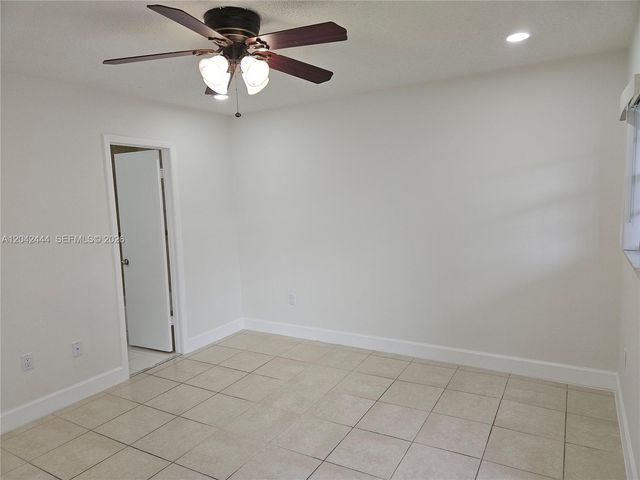 11071 NW 7th St 104-15, Miami, FL 33172