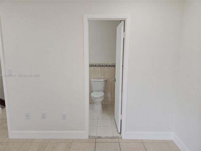 11071 NW 7th St 104-15, Miami, FL 33172