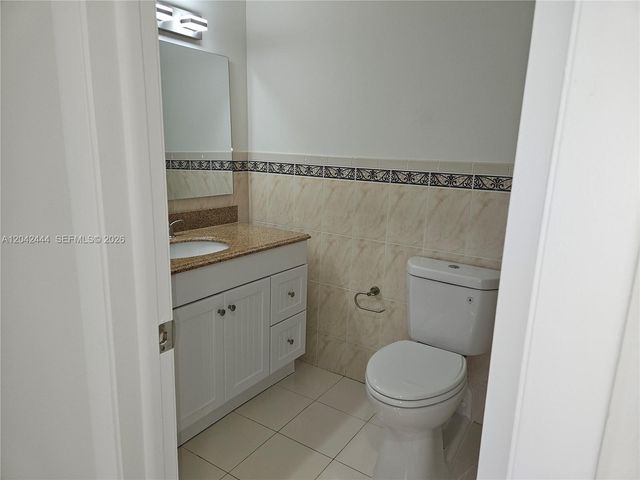 11071 NW 7th St 104-15, Miami, FL 33172