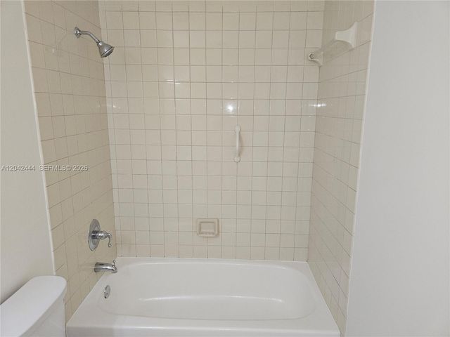11071 NW 7th St 104-15, Miami, FL 33172