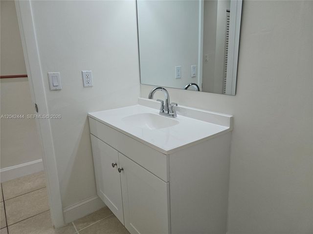 11071 NW 7th St 104-15, Miami, FL 33172