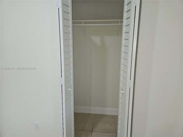 11071 NW 7th St 104-15, Miami, FL 33172