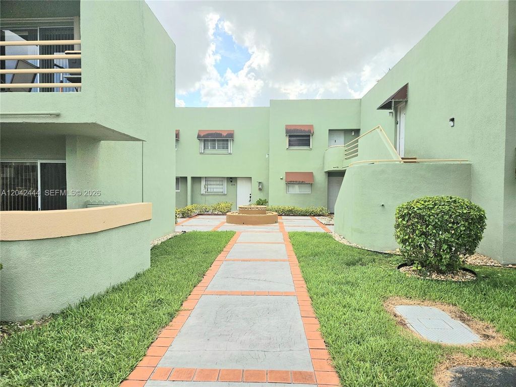 11071 NW 7th St 104-15, Miami, FL 33172