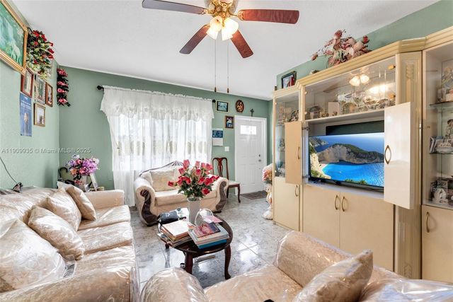 427 NW 84th Ter 427, Miami, FL 33150