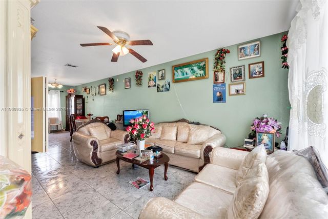 427 NW 84th Ter 427, Miami, FL 33150