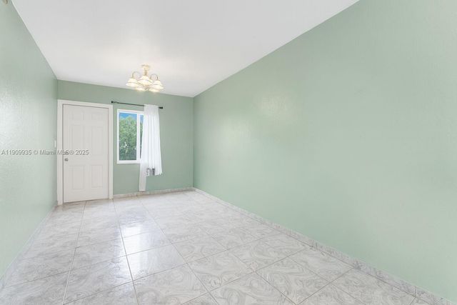 427 NW 84th Ter 427, Miami, FL 33150