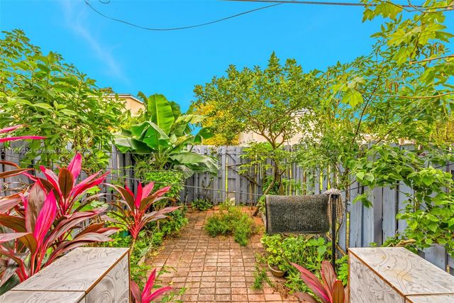 427 NW 84th Ter 427, Miami, FL 33150