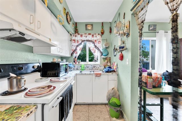 427 NW 84th Ter 427, Miami, FL 33150