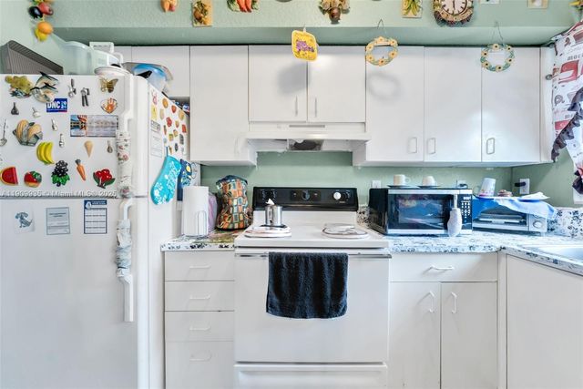 427 NW 84th Ter 427, Miami, FL 33150