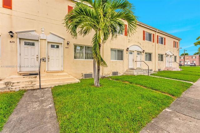 427 NW 84th Ter 427, Miami, FL 33150