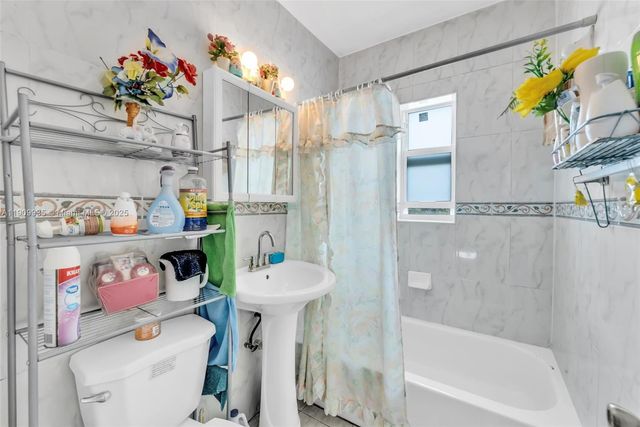 427 NW 84th Ter 427, Miami, FL 33150