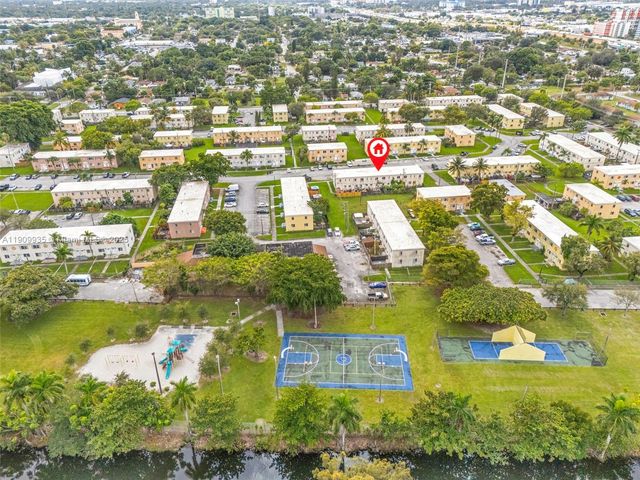 427 NW 84th Ter 427, Miami, FL 33150