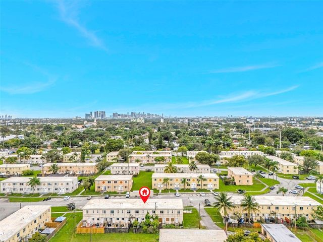 427 NW 84th Ter 427, Miami, FL 33150