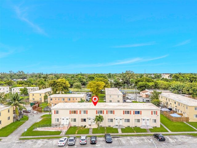 427 NW 84th Ter 427, Miami, FL 33150