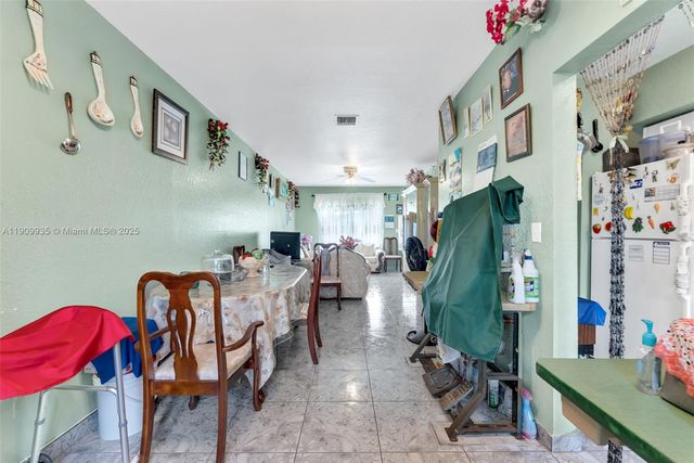 427 NW 84th Ter 427, Miami, FL 33150