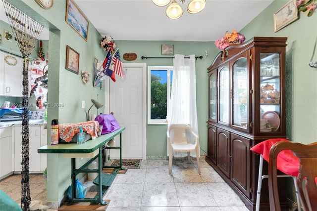 427 NW 84th Ter 427, Miami, FL 33150