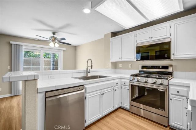 566 Hooper, Simi Valley, CA 93065