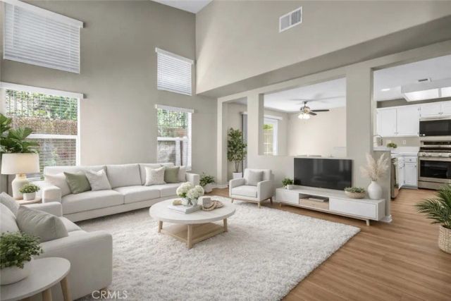 566 Hooper, Simi Valley, CA 93065