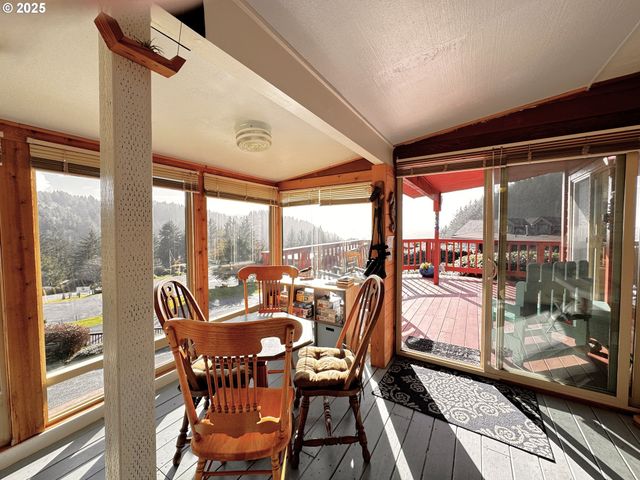 19921 WHALESHEAD Rd T 1, Brookings, OR 97415