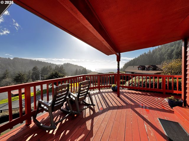 19921 WHALESHEAD Rd T 1, Brookings, OR 97415