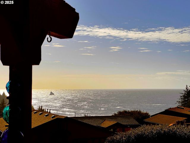 19921 WHALESHEAD Rd T 1, Brookings, OR 97415