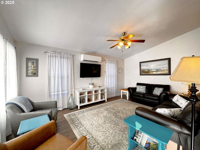 19921 WHALESHEAD Rd T 1, Brookings, OR 97415