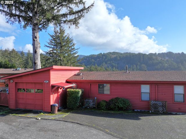 19921 WHALESHEAD Rd T 1, Brookings, OR 97415