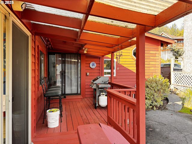 19921 WHALESHEAD Rd T 1, Brookings, OR 97415