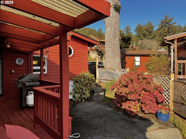 19921 WHALESHEAD Rd T 1, Brookings, OR 97415