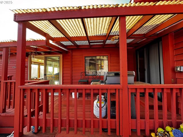 19921 WHALESHEAD Rd T 1, Brookings, OR 97415