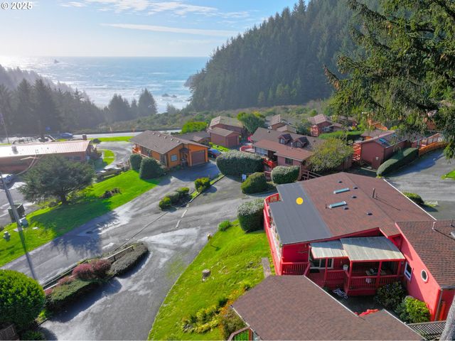 19921 WHALESHEAD Rd T 1, Brookings, OR 97415