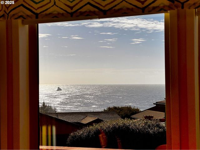 19921 WHALESHEAD Rd T 1, Brookings, OR 97415