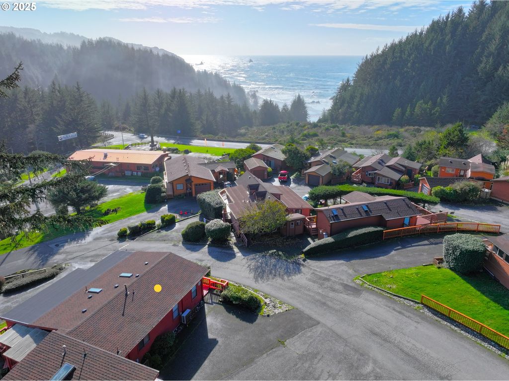 19921 WHALESHEAD Rd T 1, Brookings, OR 97415