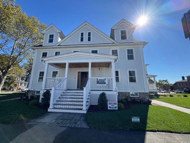 41 Elm Street 201, Andover, MA 01810