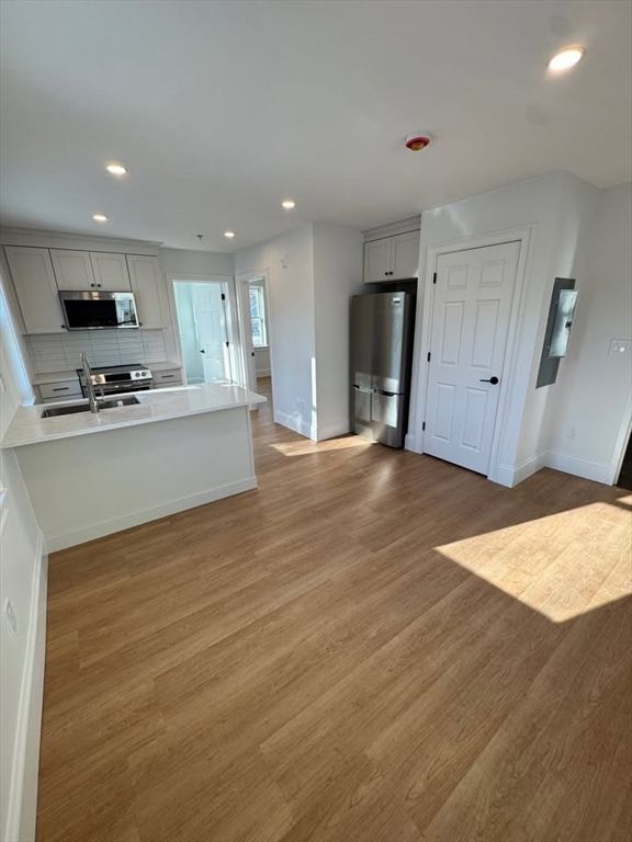 41 Elm Street 201, Andover, MA 01810