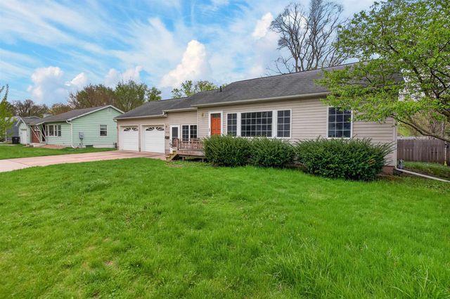 1139 Madison Street, Cedar Falls, IA 50613