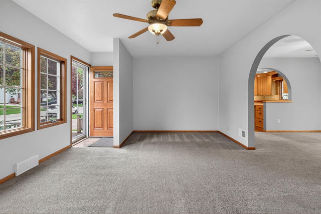 1139 Madison Street, Cedar Falls, IA 50613